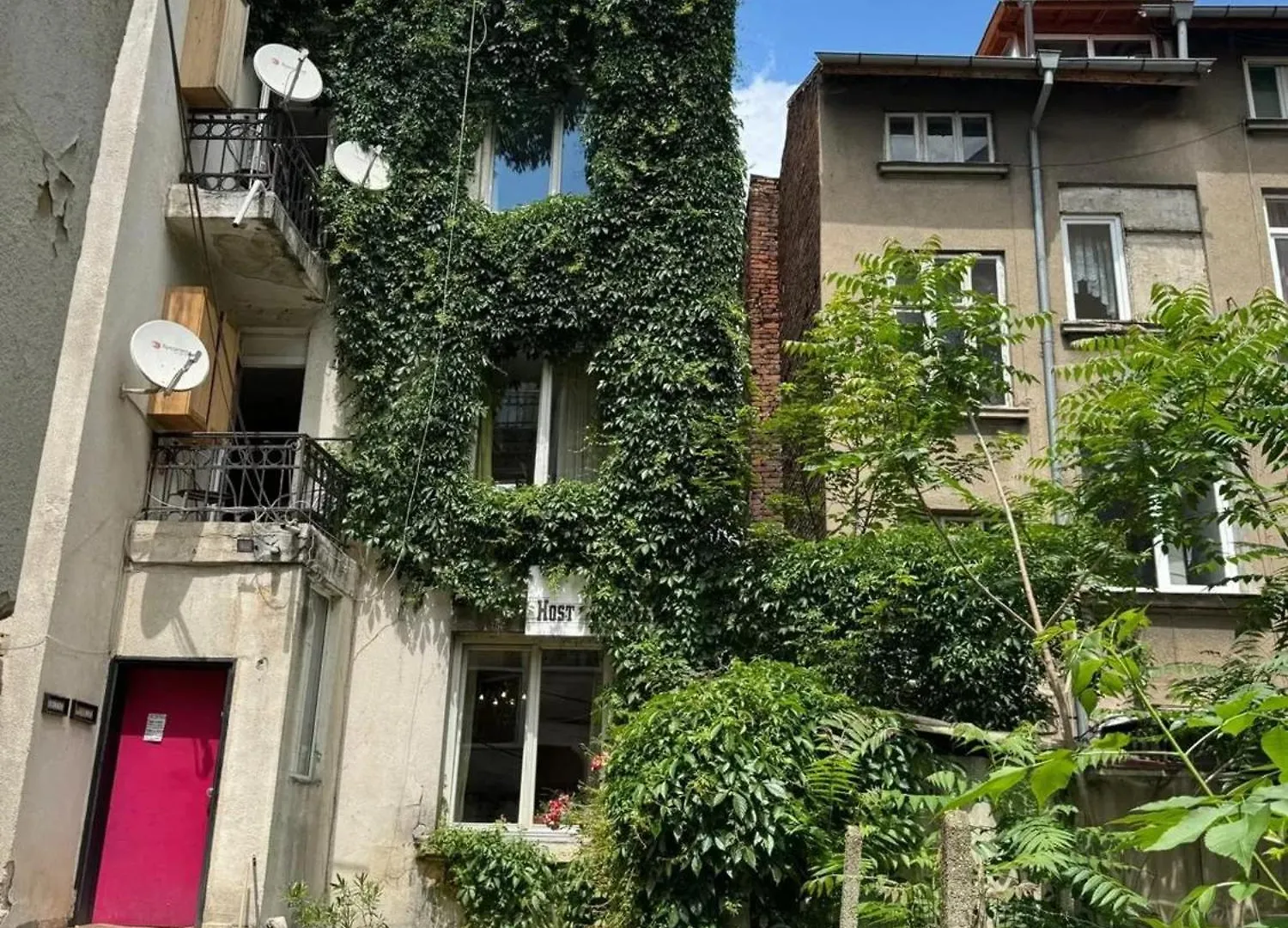 Spacious House In Central Sofia With Garden